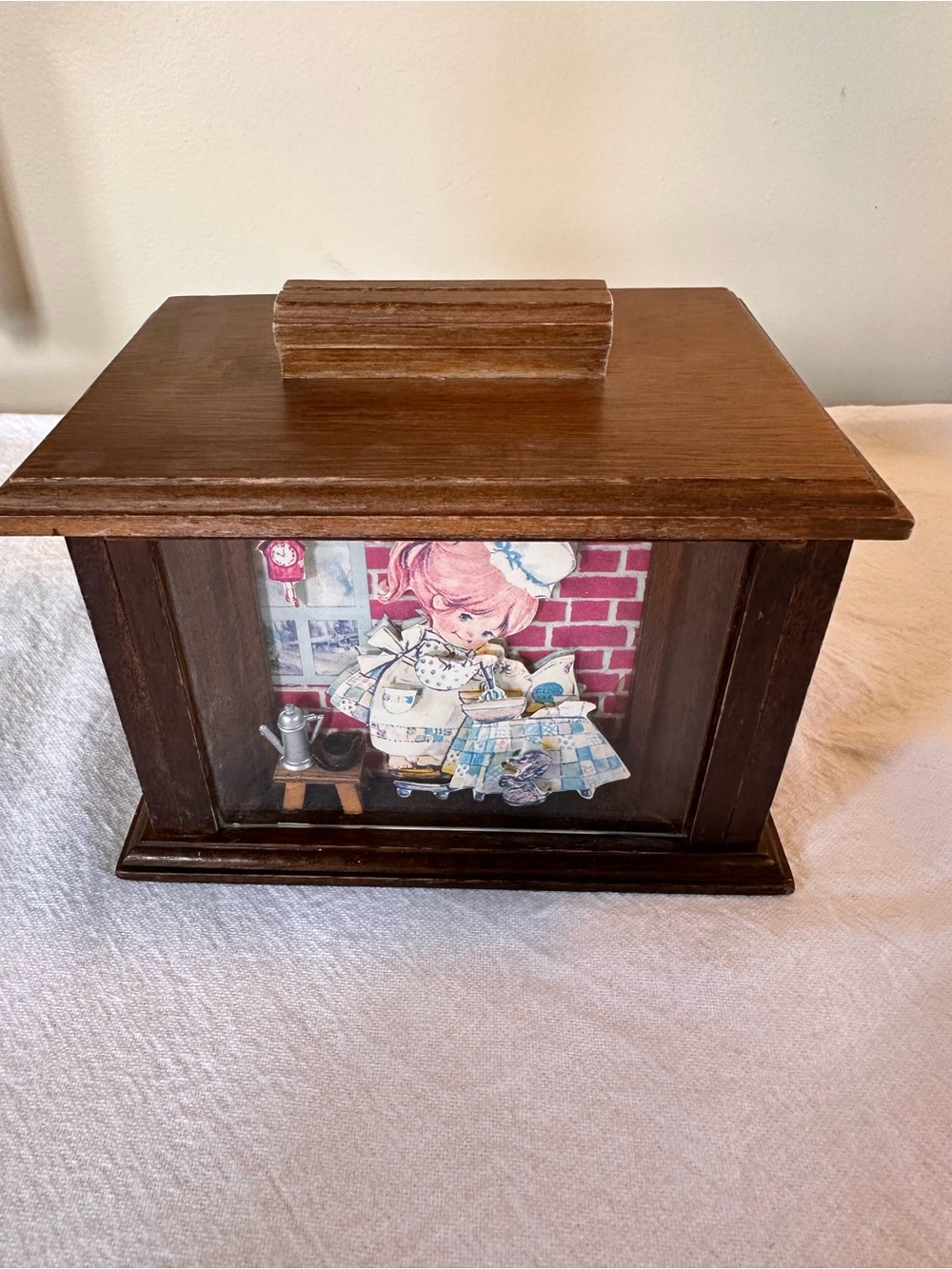 ⭐️ Vintage Wooden Recipe Card Box with 3D Paper Art Figure and recipes